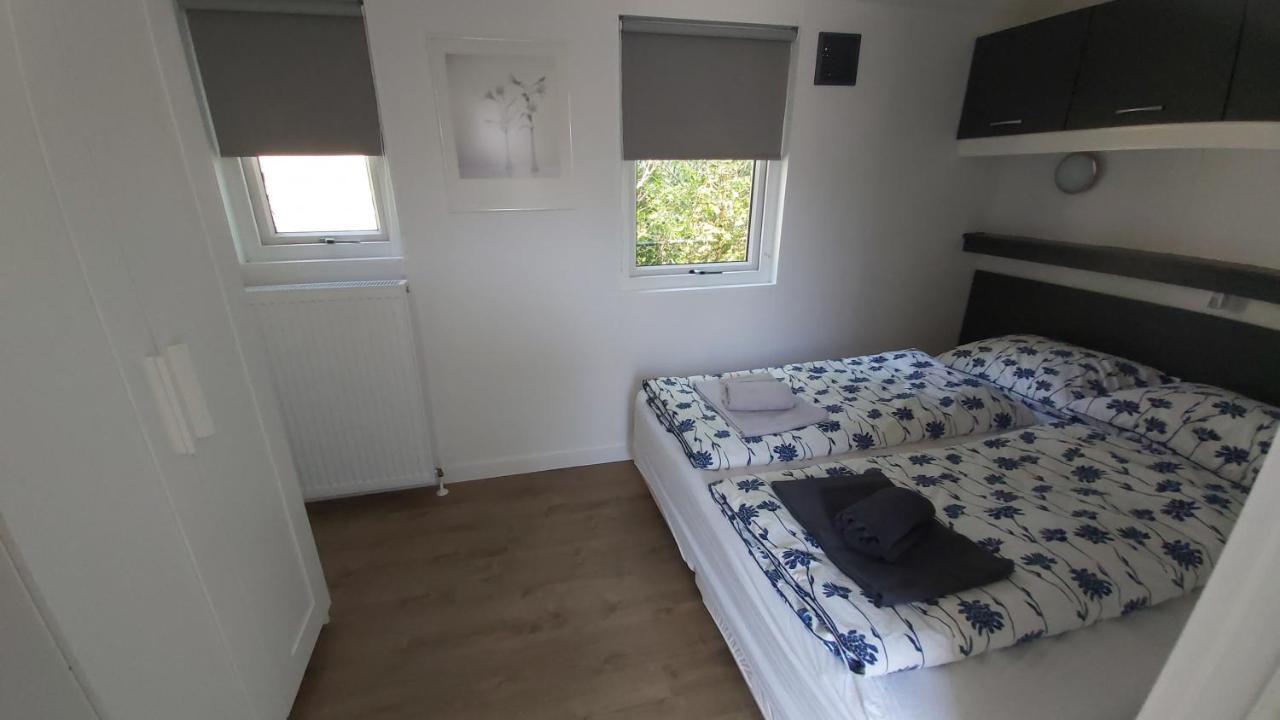 Ruim En Gezellig Chalet Voor 2 Personen Op De Veluwe Recreatiepark De Oude Driest Пюттен Экстерьер фото