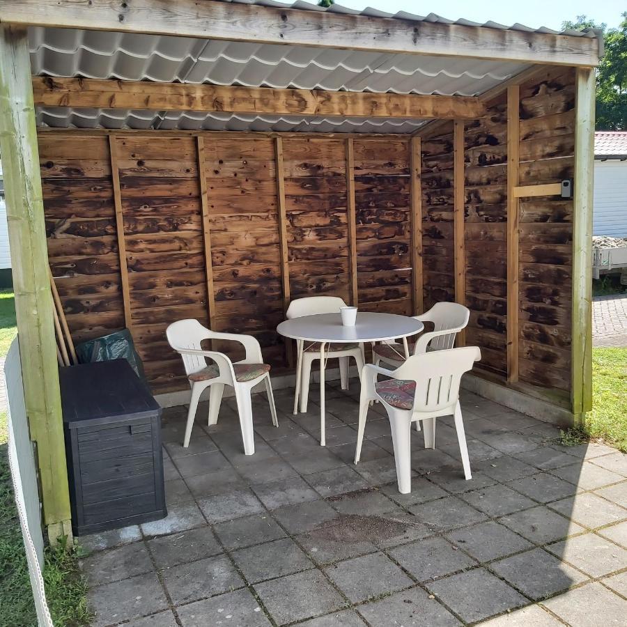 Ruim En Gezellig Chalet Voor 2 Personen Op De Veluwe Recreatiepark De Oude Driest Пюттен Экстерьер фото