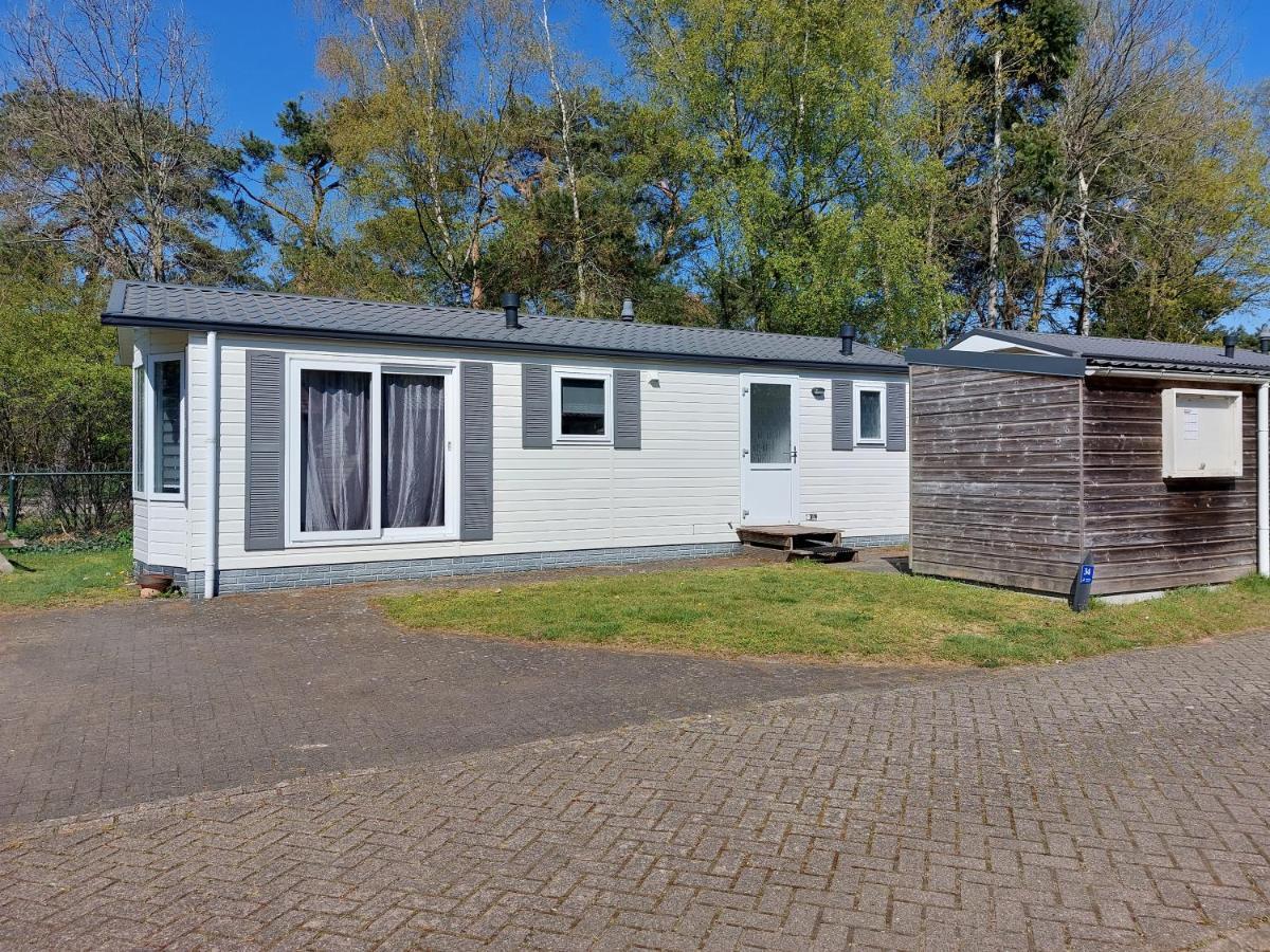 Ruim En Gezellig Chalet Voor 2 Personen Op De Veluwe Recreatiepark De Oude Driest Пюттен Экстерьер фото