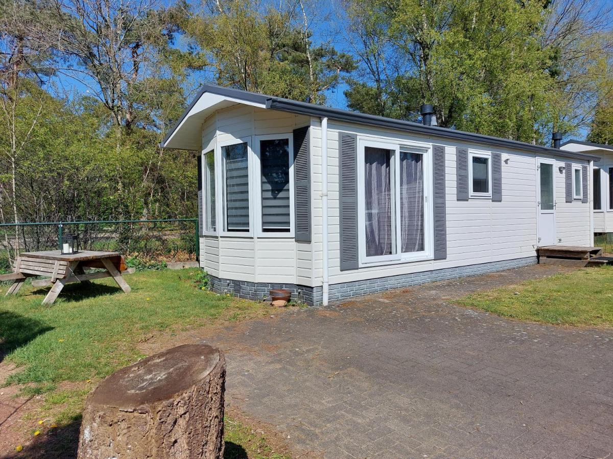 Ruim En Gezellig Chalet Voor 2 Personen Op De Veluwe Recreatiepark De Oude Driest Пюттен Экстерьер фото